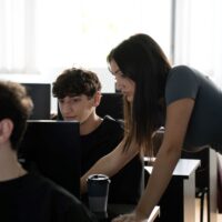 Студенты Филиала МГУ проводят интерактивный урок по педагогическому дизайну